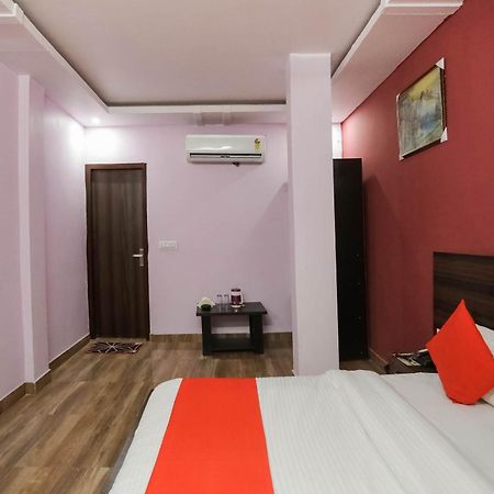 Hotel O Red Velvet Rooms & Banquet Faridabad Exterior photo
