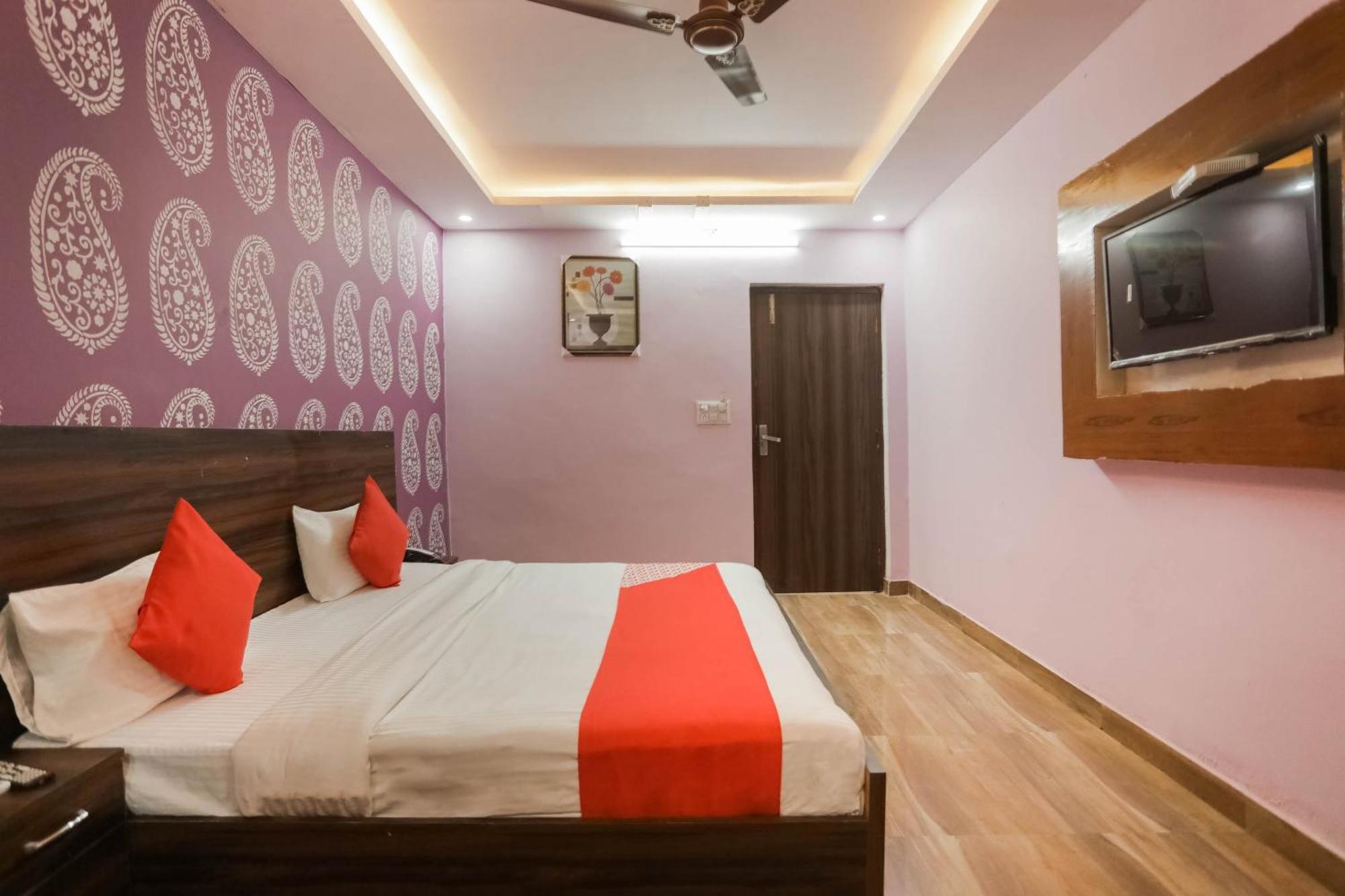 Hotel O Red Velvet Rooms & Banquet Faridabad Exterior photo