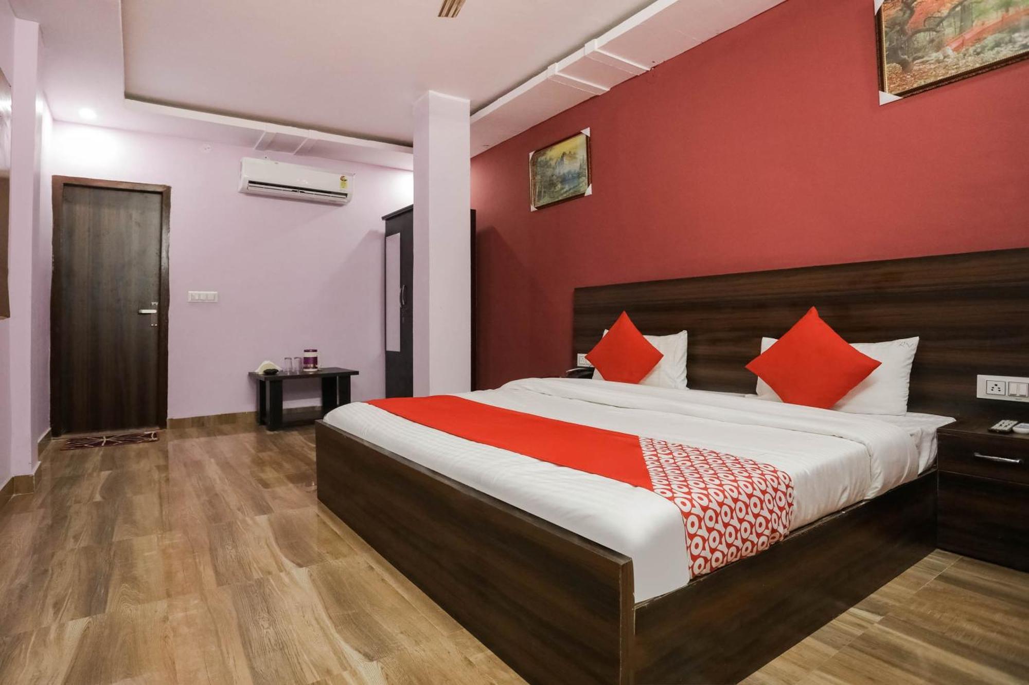 Hotel O Red Velvet Rooms & Banquet Faridabad Exterior photo