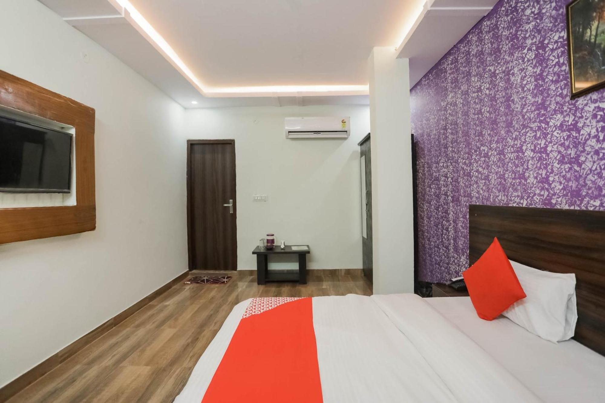 Hotel O Red Velvet Rooms & Banquet Faridabad Exterior photo