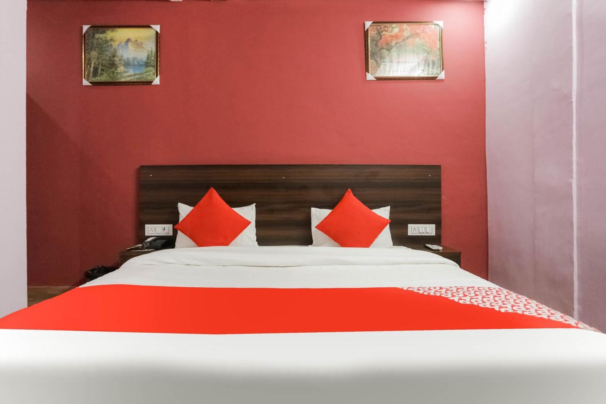 Hotel O Red Velvet Rooms & Banquet Faridabad Exterior photo